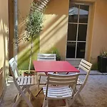 Apartamento Le Patio St étienne - Cité épiscopale - Parking Inclus *